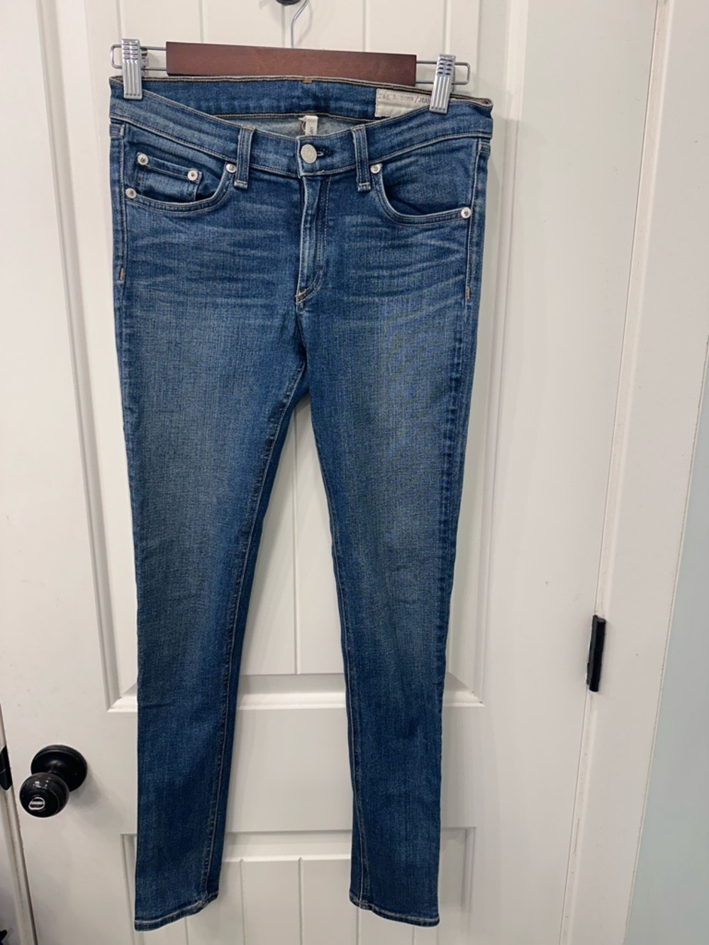 Rag & Bone "The Skinny" Ankle Jeans | Classic Blue Wash Size 28 Denim Essentials